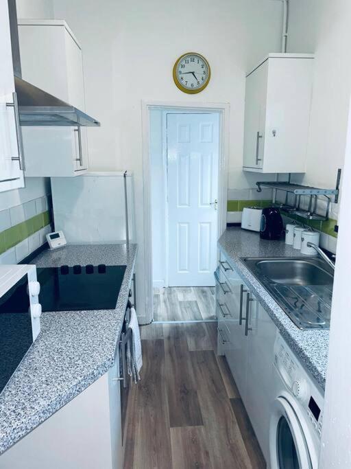 Comfortable Town House In Coventry City Centre 빌라 외부 사진