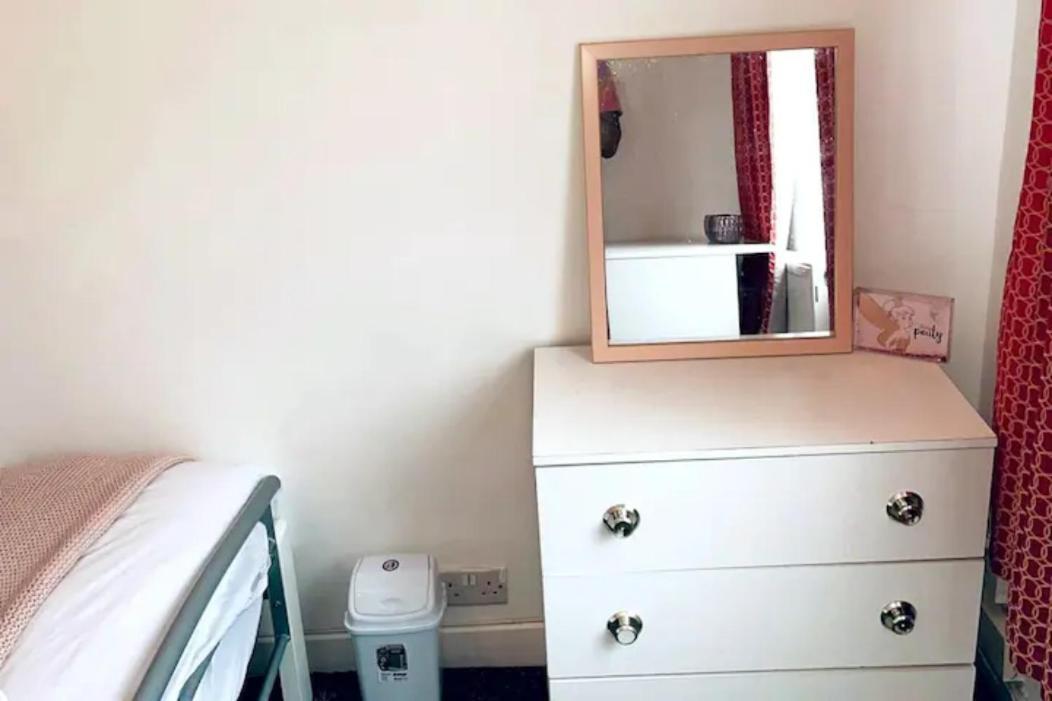 Comfortable Town House In Coventry City Centre 빌라 외부 사진